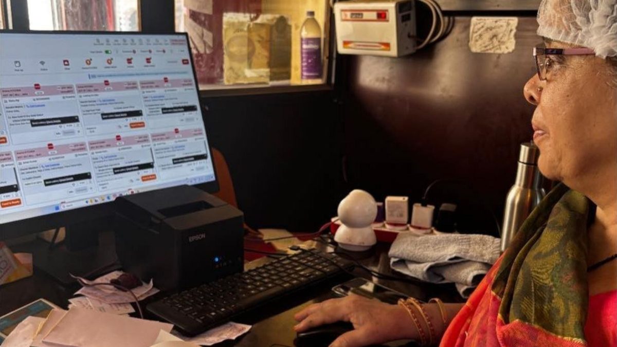 Dona de casa transforma marmita de cerca de R$ 1,30 em negócio de R$ 15 milhões, após o filho sugerir que ela aceitasse pedidos online