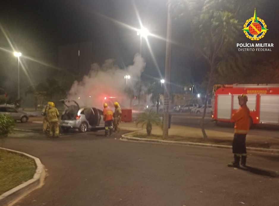 Homem é preso após incendiar carro e retornar para furtar objetos no Setor Comercial Sul