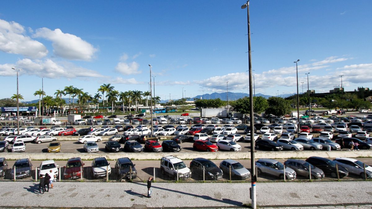 Estacionamento rotativo de Florianópolis chega a R$ 7,50 após sofrer aumento de 114% em 14 anos