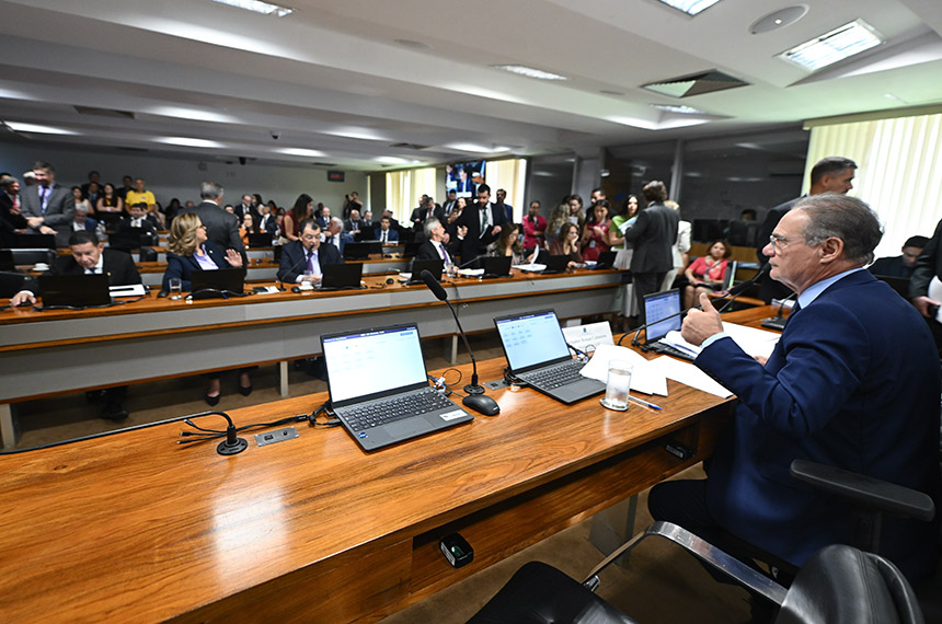 Incentivo à adaptação de navios para biodiesel e etanol passa na CAE