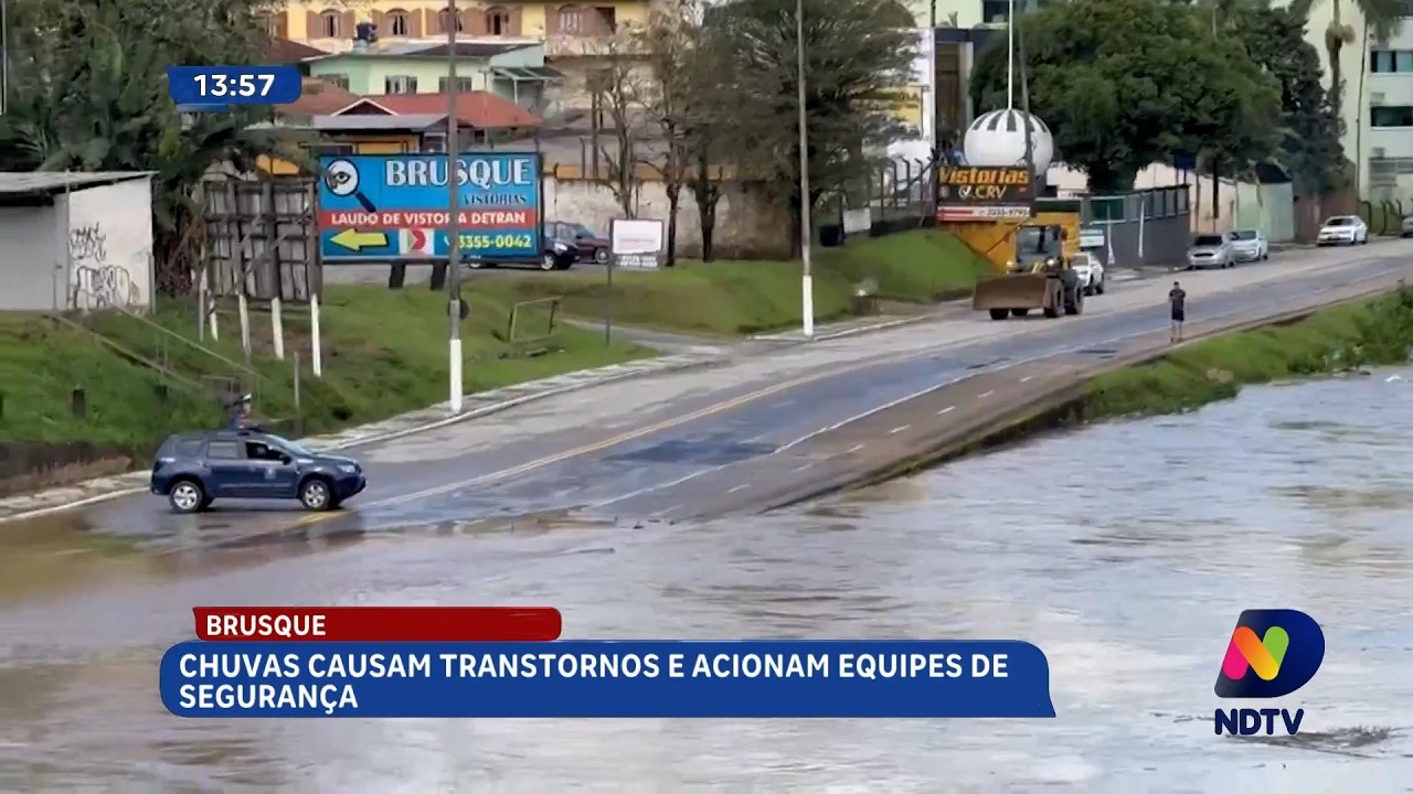 Brusque: chuvas causam transtornos e mobilizam equipes de segurança
