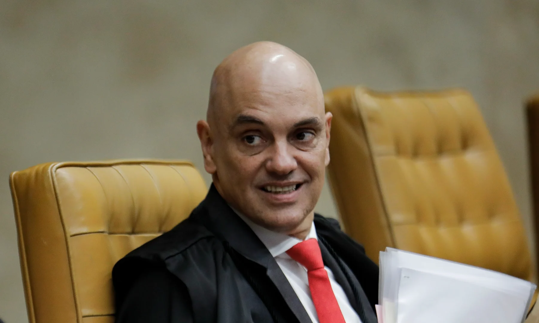 Vorcaro aprovou cartões de crédito para filhos de Moraes, diz jornal