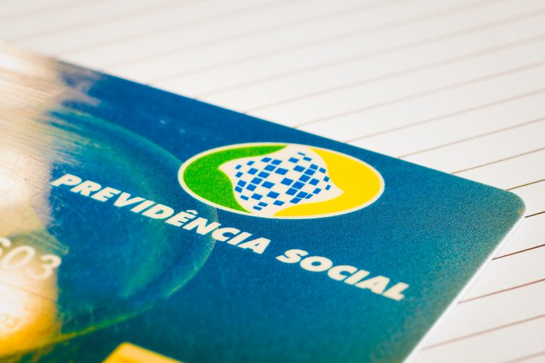 Orçamento de 2027 é de R$ 7,4 trilhões; limite de gastos é de R$ 2,6 trilhões