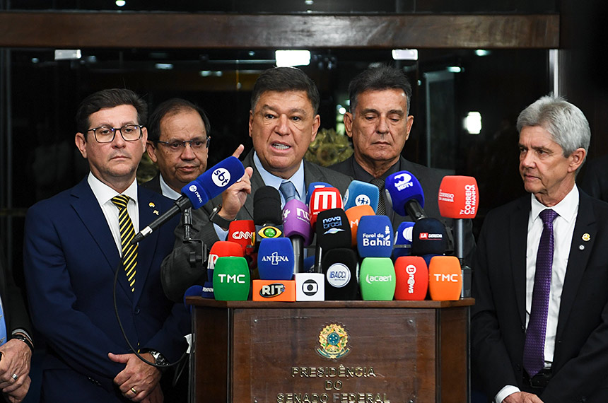 Viana apresenta pedido de impeachment contra Alexandre de Moraes, do STF