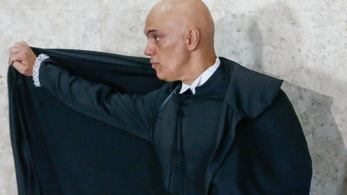 Alexandre de Moraes não pensa em renunciar, dizem fontes: ‘Ele não é do tipo que larga’