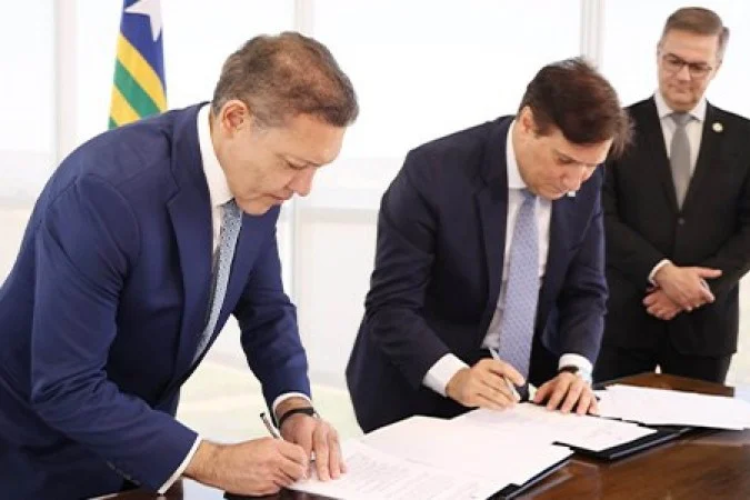 TSE firma acordo de energia solar para compensar consumo nas Eleições 2026