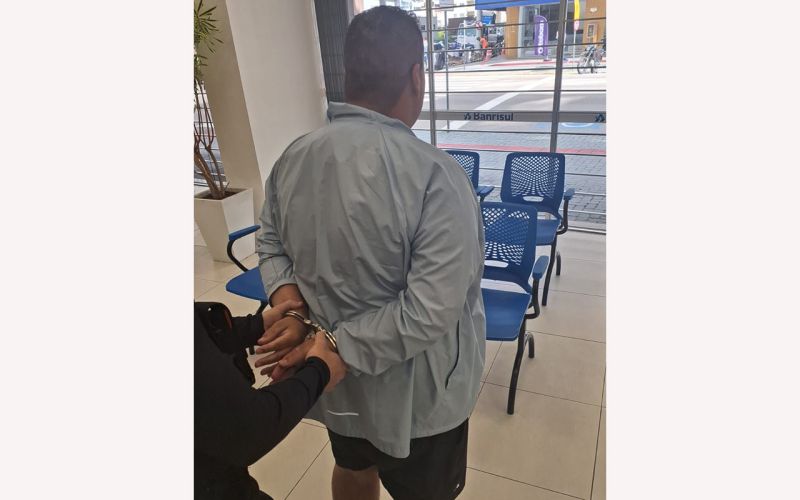 Suspeito de tentar aplicar golpe em idosa é preso em Itapema