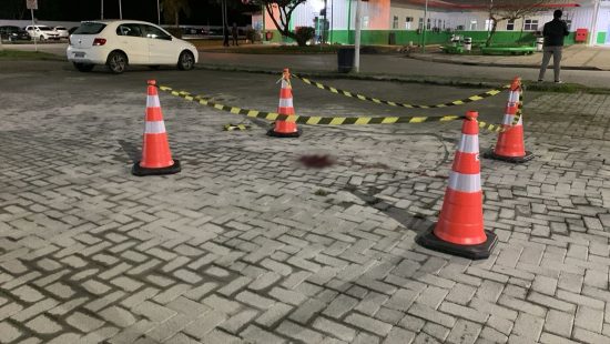 Médico é esfaqueado no estacionamento de hospital em Balneário Camboriú