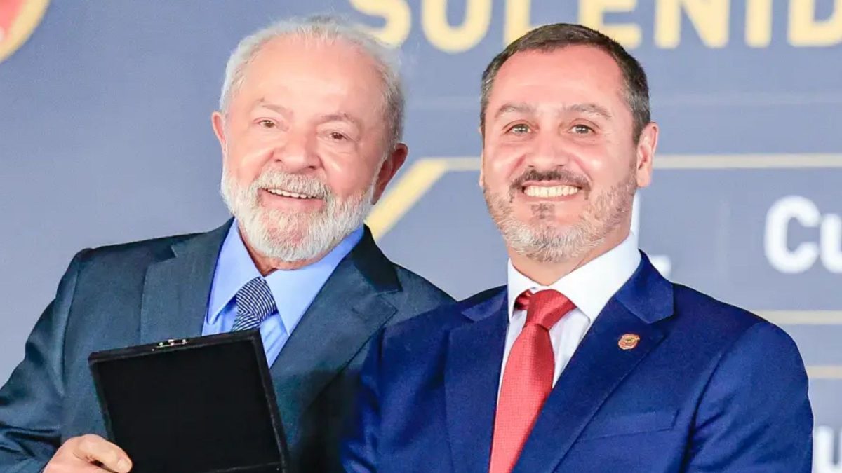 Oposição pressiona Lula para demissão de Andrei no comando da PF após conversas citarem proteção a Vorcaro