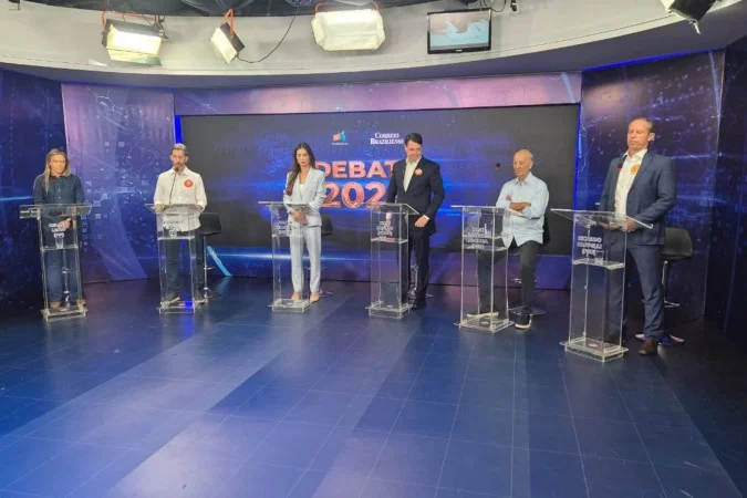 Arruda e Celina trocam farpas na primeira rodada do debate