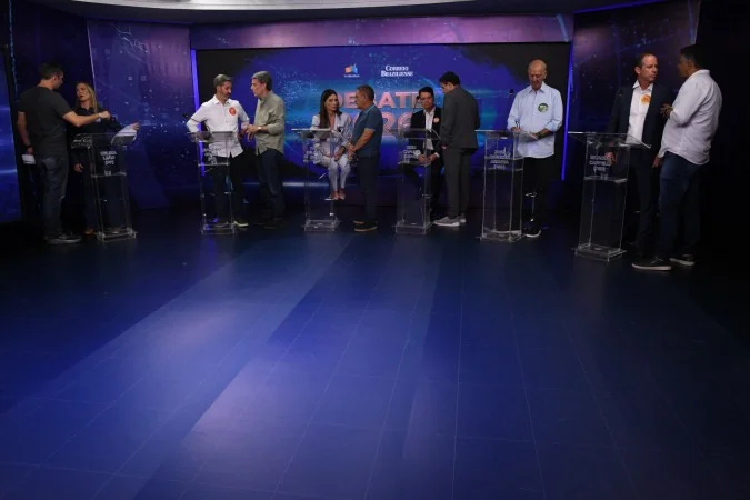 Candidatos a vice destacam propostas e apoio no debate ao Buriti