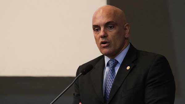 Mensagens em poder da PF expõem elos e indicam atuação de Moraes a favor de Vorcaro