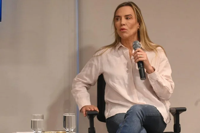 Em sabatina, Celina promete ampliar obras de infraestrutura no DF