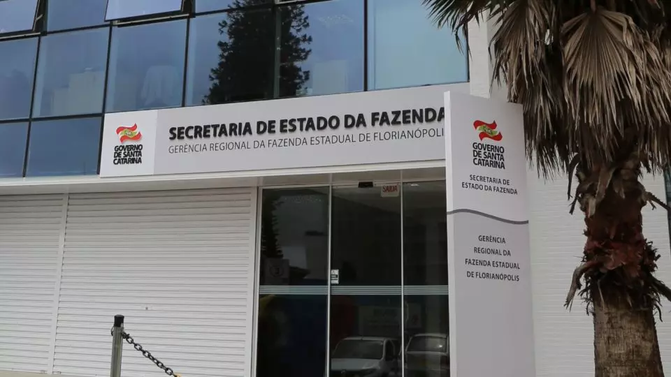 Secretaria da Fazenda abre novo concurso público com 50 vagas e salários atrativos de R$ 25,3 mil em SC; veja como se inscrever