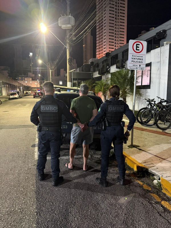 Homem é preso após ofender companheira em Balneário Camboriú