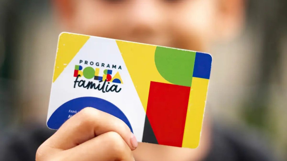 Bolsa Família terá redução de beneficiários em 2027 e orçamento prevê corte de R$ 760 milhões no programa social