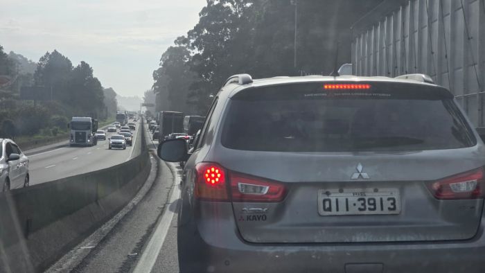 Trevo Itajaí–Ilhota concentra lentidão na BR 101 no fim da manhã