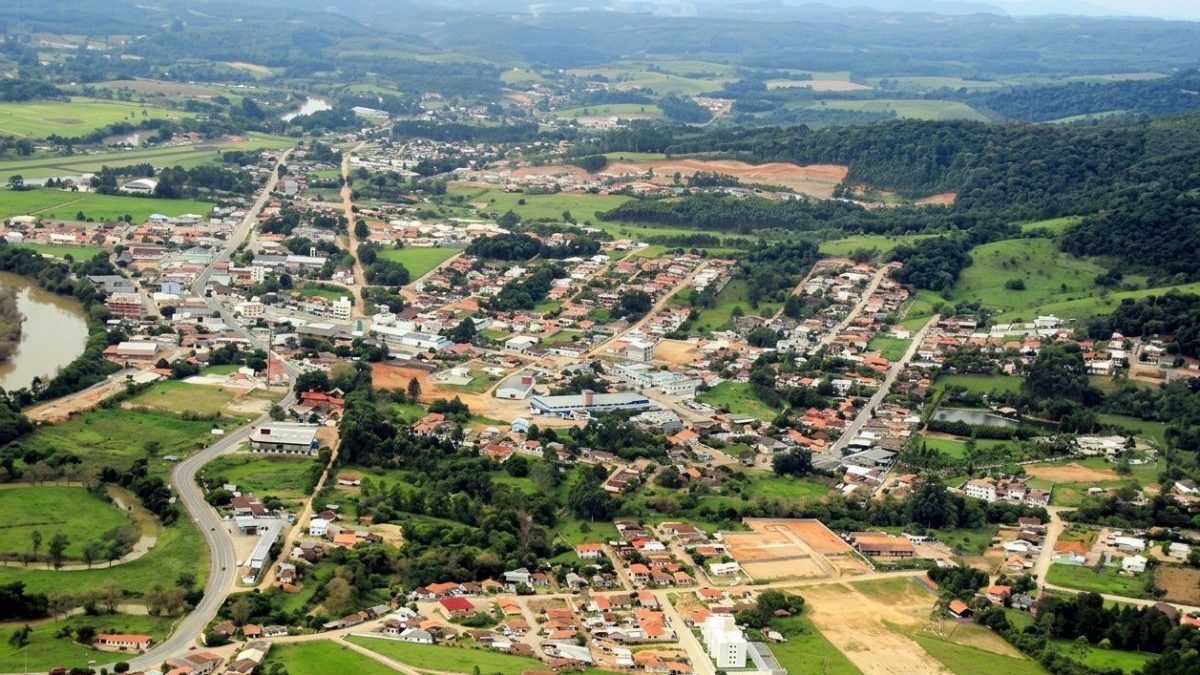 Processo seletivo em cidade de SC conhecido pela forte herança da colonização alemã paga até R$ 8,1 mil
