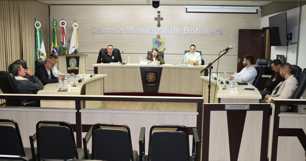 Vereadores cobram Celesc por melhorias em Botuverá após moradores ficarem horas sem energia durante chuvas
