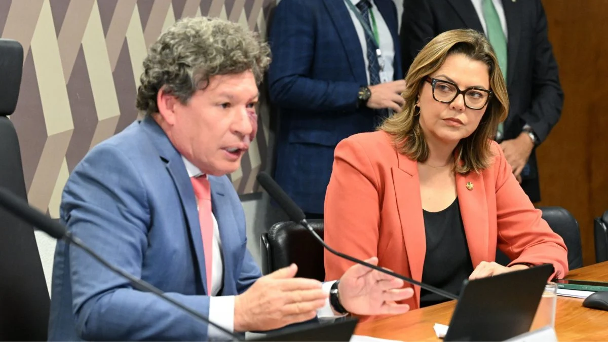 Comissão aprova MP que acaba com taxa das blusinhas