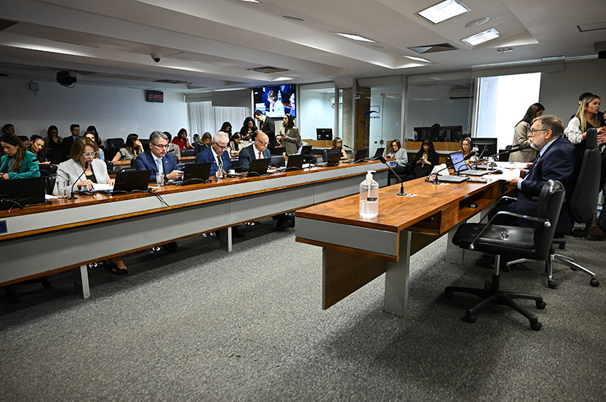 CCT aprova 55 concessões e renovações para emissoras de rádio e TV
