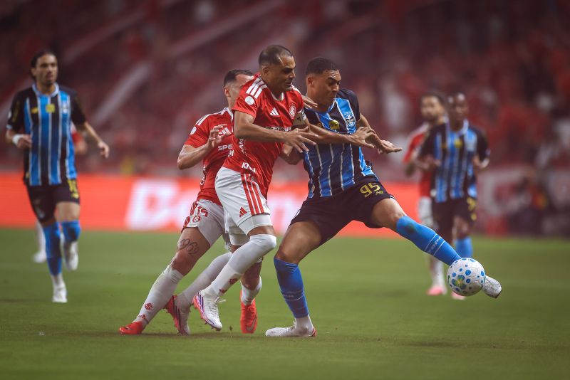 Gre-Nal decide o último semifinalista da Copa do Brasil