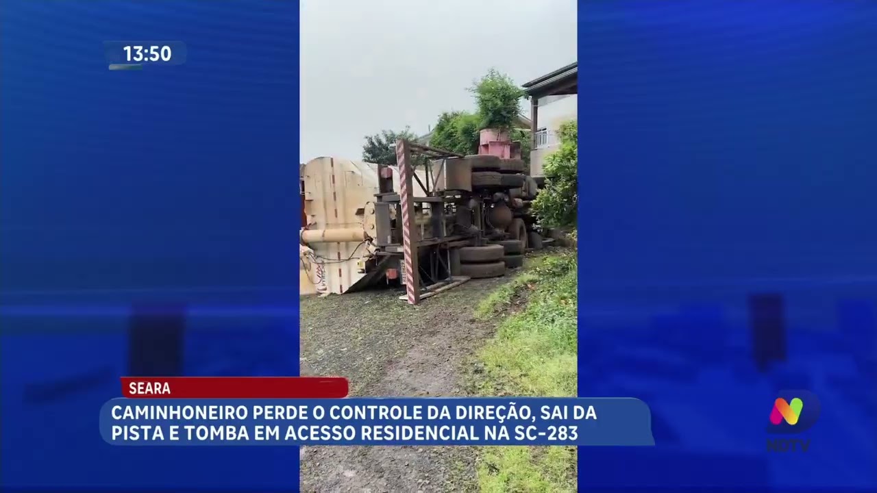Por pouco: caminhão tomba no acesso de uma casa na SC-283 em Seara