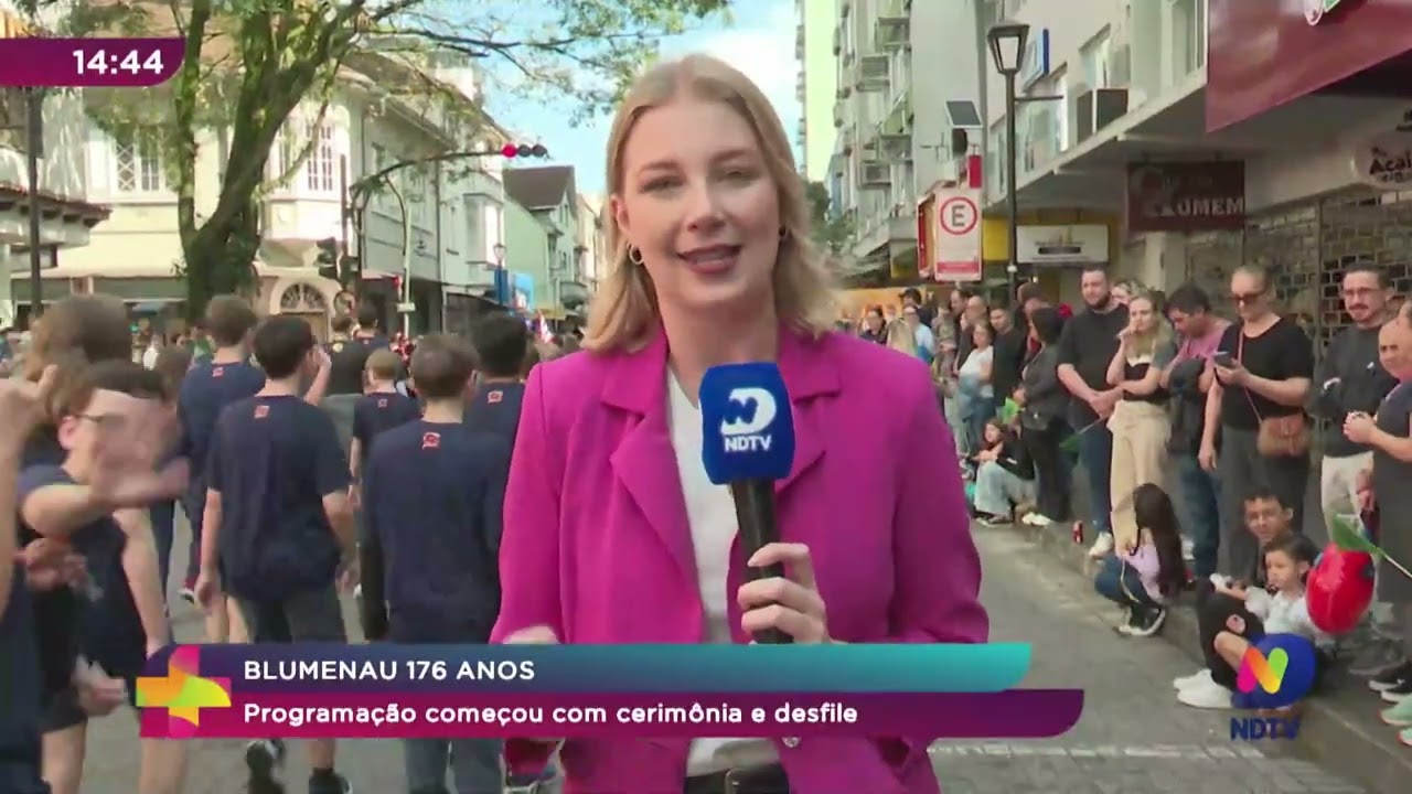 Blumenau 176 anos: Programação começou com cerimônia e desfile