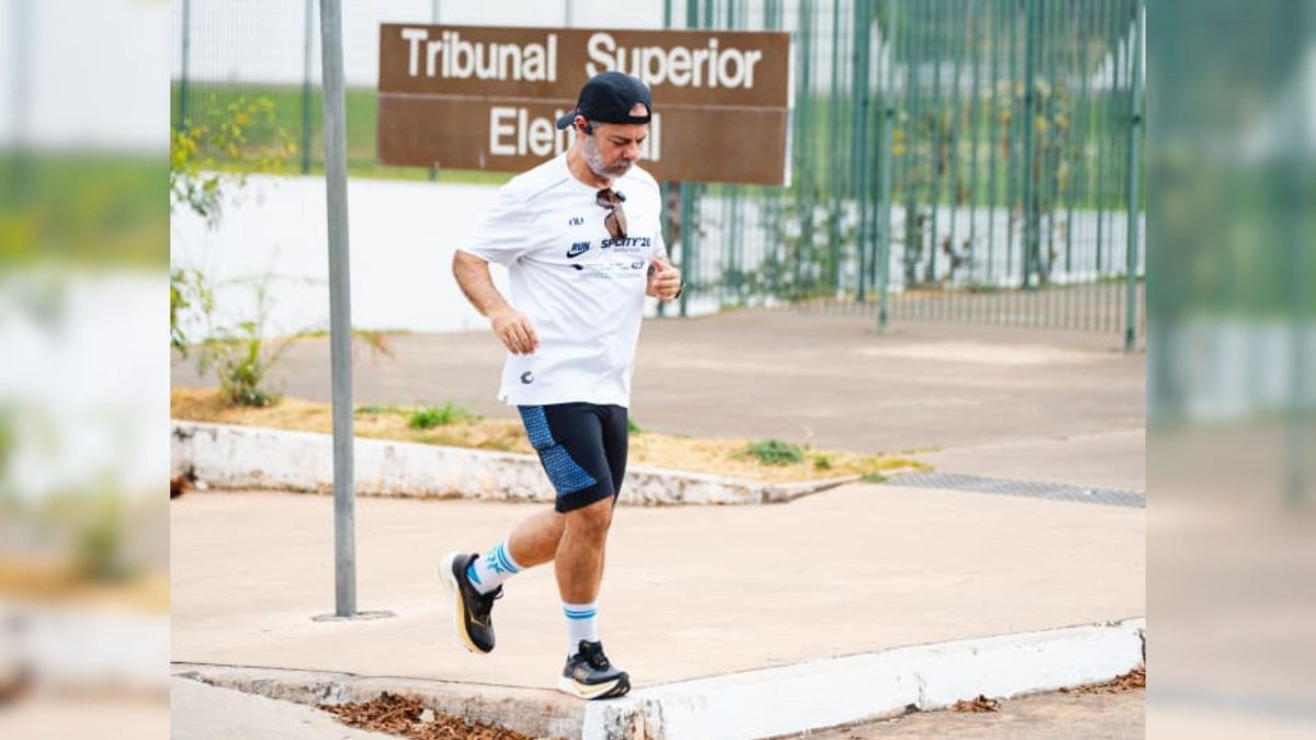Literalmente em ‘corrida presidencial’, candidato promete correr 42 km todos os dias até TSE reverter decisão que suspendeu sua campanha