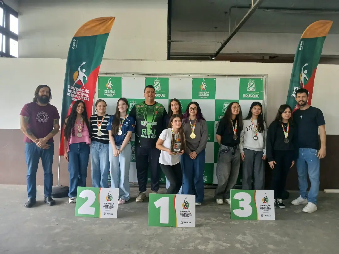 Xadrez reúne quase 200 estudantes e abre caminho para modalidades coletivas
