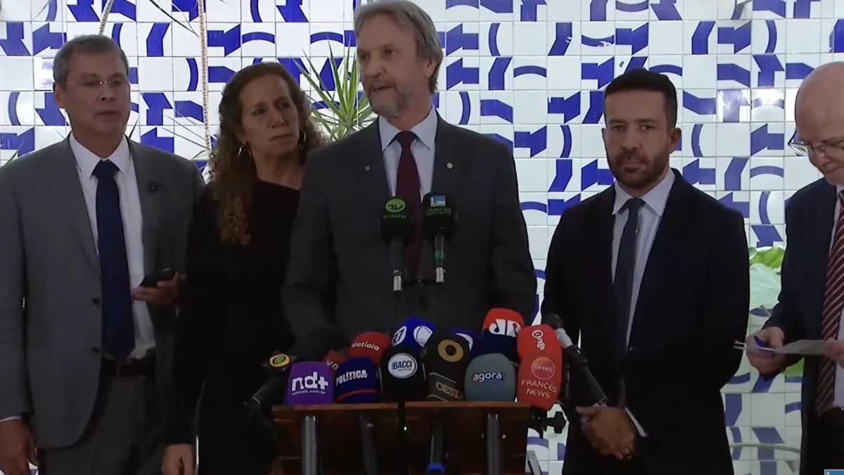 Deputados do PT e Psol pedem a Fachin fim do sigilo de caso “Dark Horse”
