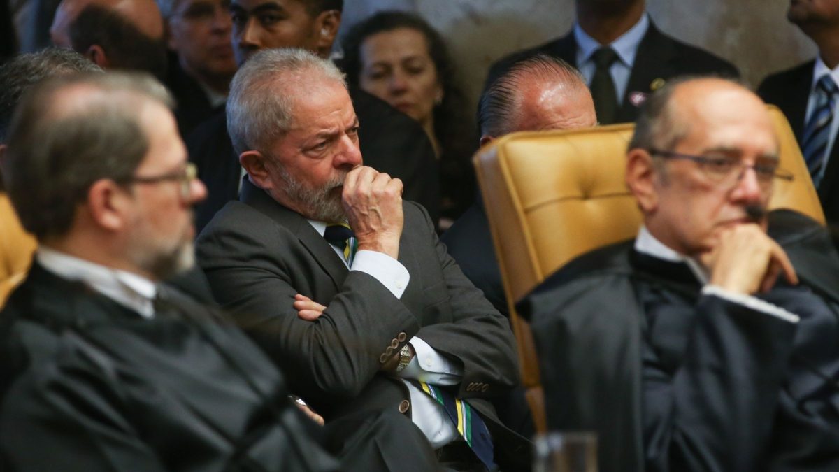 Lula se reúne fora da agenda com Gilmar Mendes no Planalto após vazamento de mensagens de Moraes com Vorcaro
