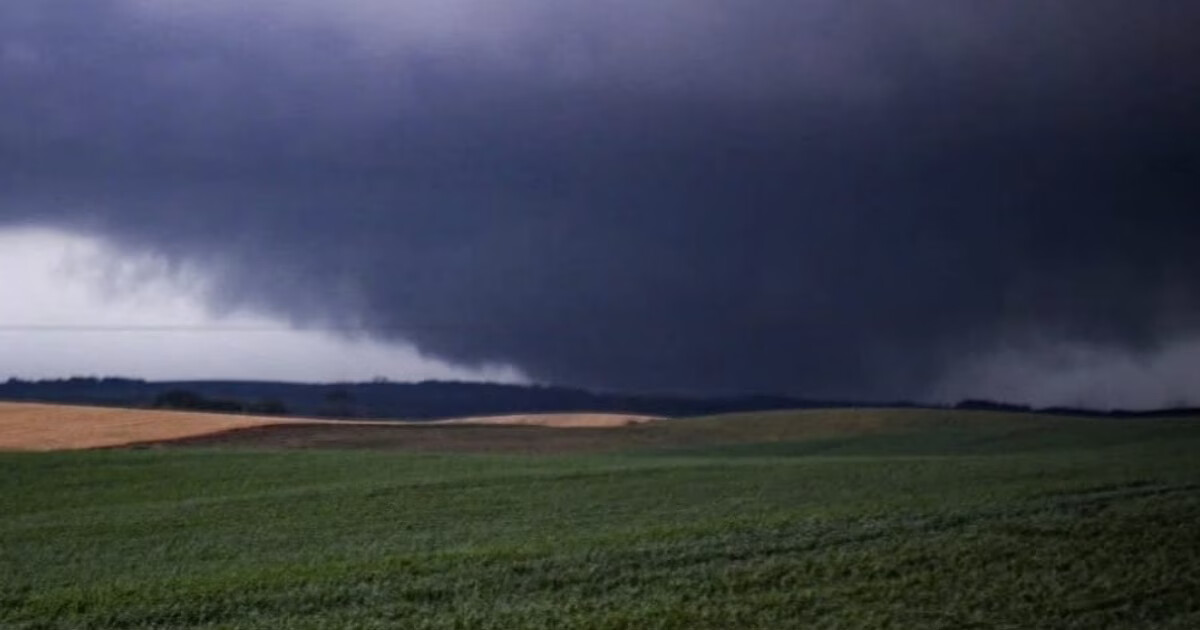 Defesa Civil confirma passagem de tornado em Santa Catarina
