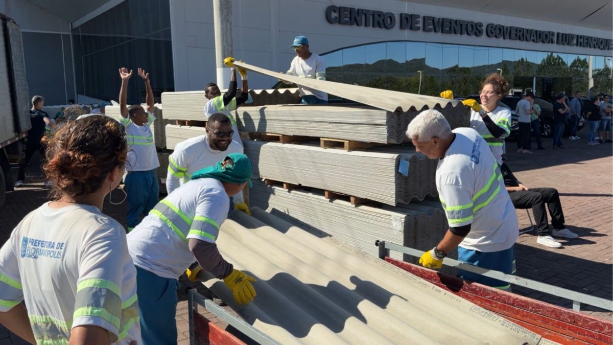 Entrega de telhas em Florianópolis tem nova dinâmica nesta quinta-feira com exclusividade para moradores já cadastrados; veja como retirar