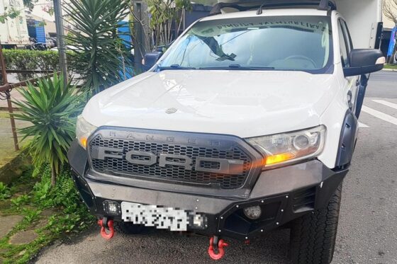 Ranger bate na traseira de Civic na Avenida do Estado e mobiliza os Agentes de Trânsito