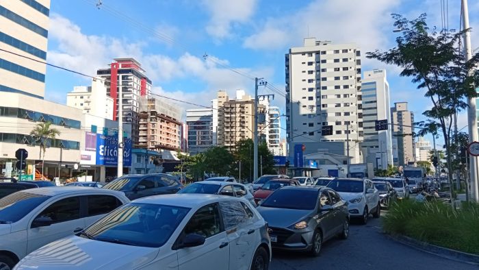 Contorno Sul tem fila de até 5 km e lentidão de 20 minutos