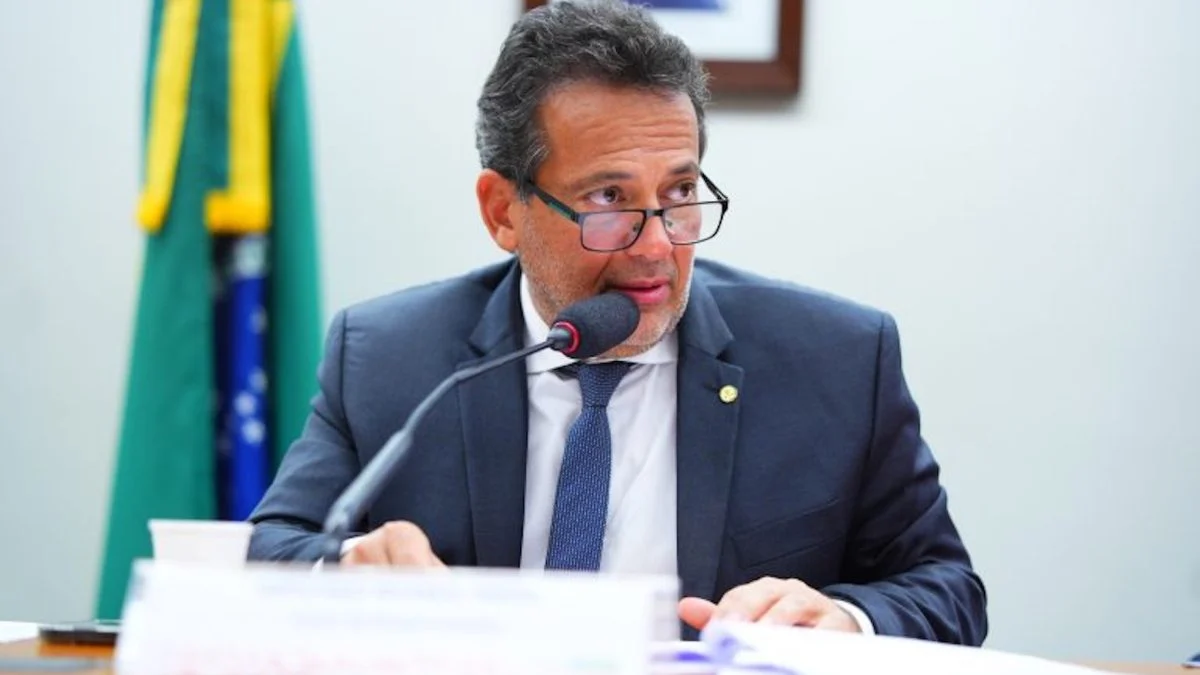 Deputado Ricardo Abrão é alvo da PF em ação contra compra de votos