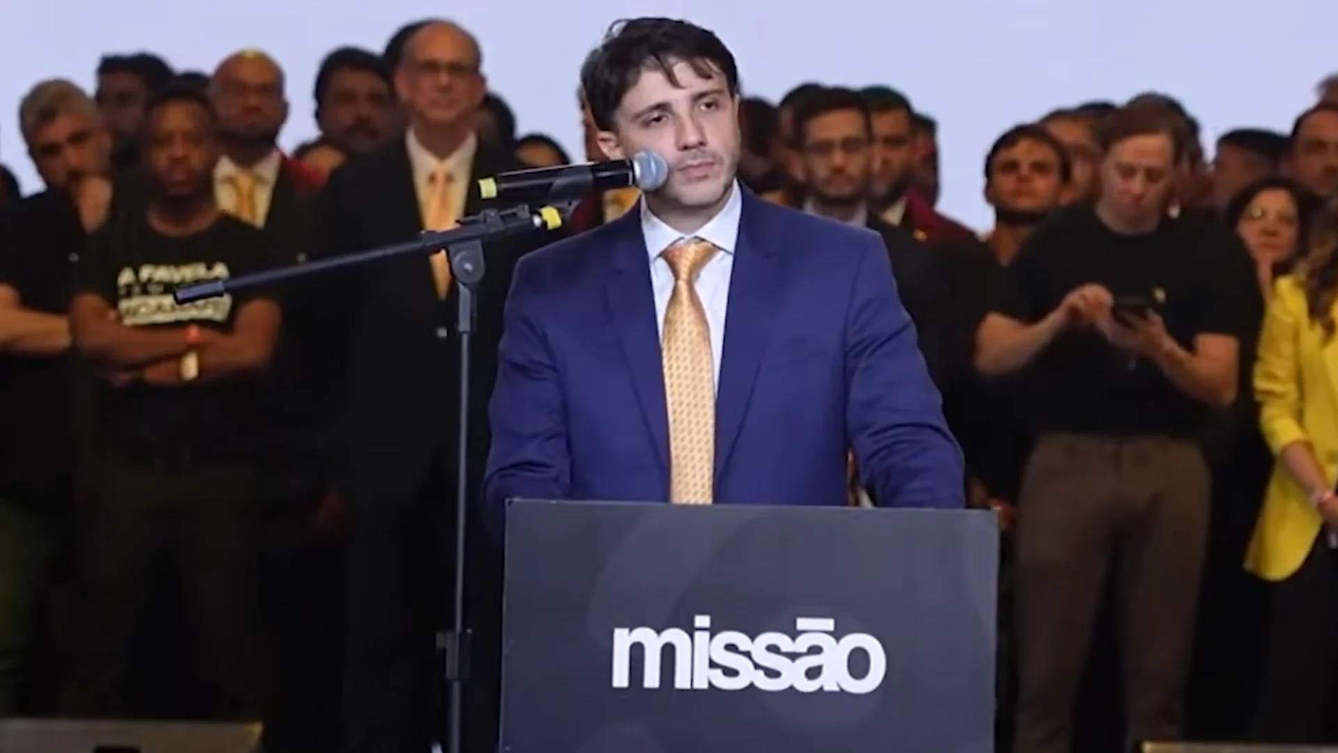 Renan Santos pede impeachment de Moraes e Toffoli no Senado