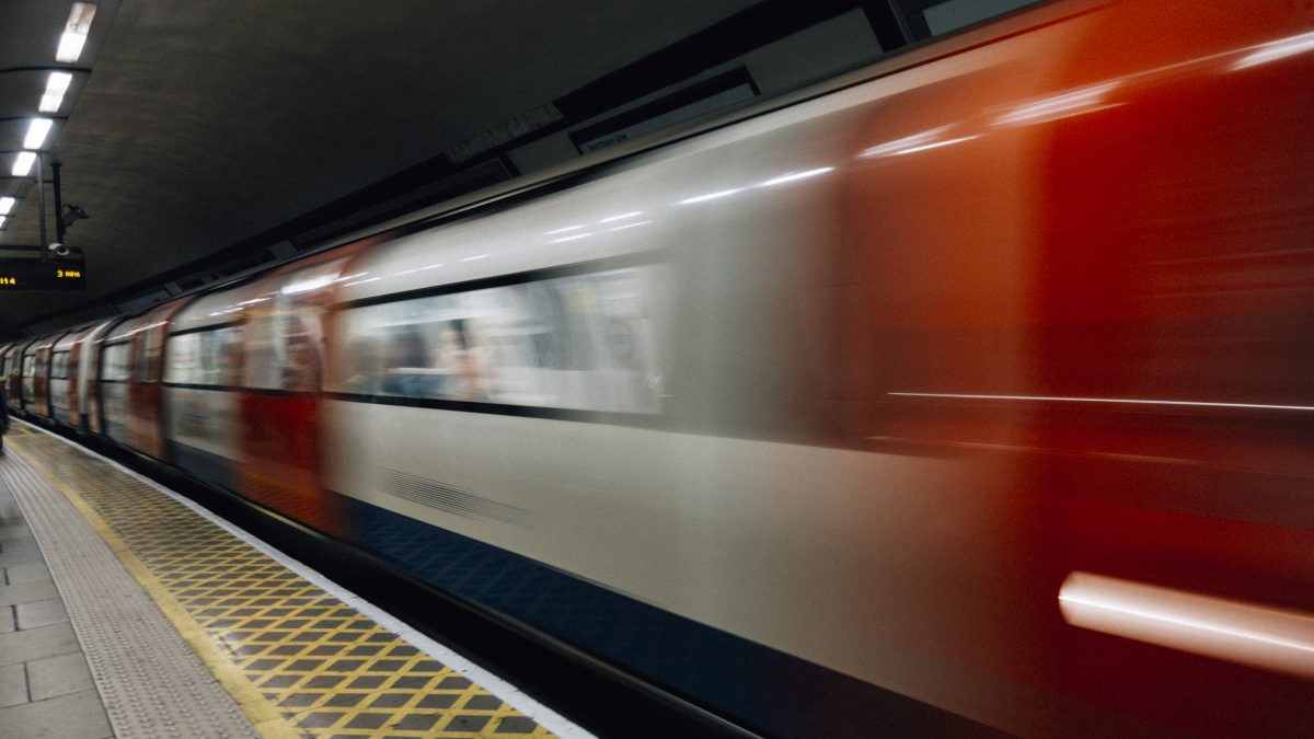 Eletricista sofre choque de alta tensão, fica com queimaduras graves e perde parte da capacidade de trabalho, mas quando a empresa recorre, o TST mantém a indenização