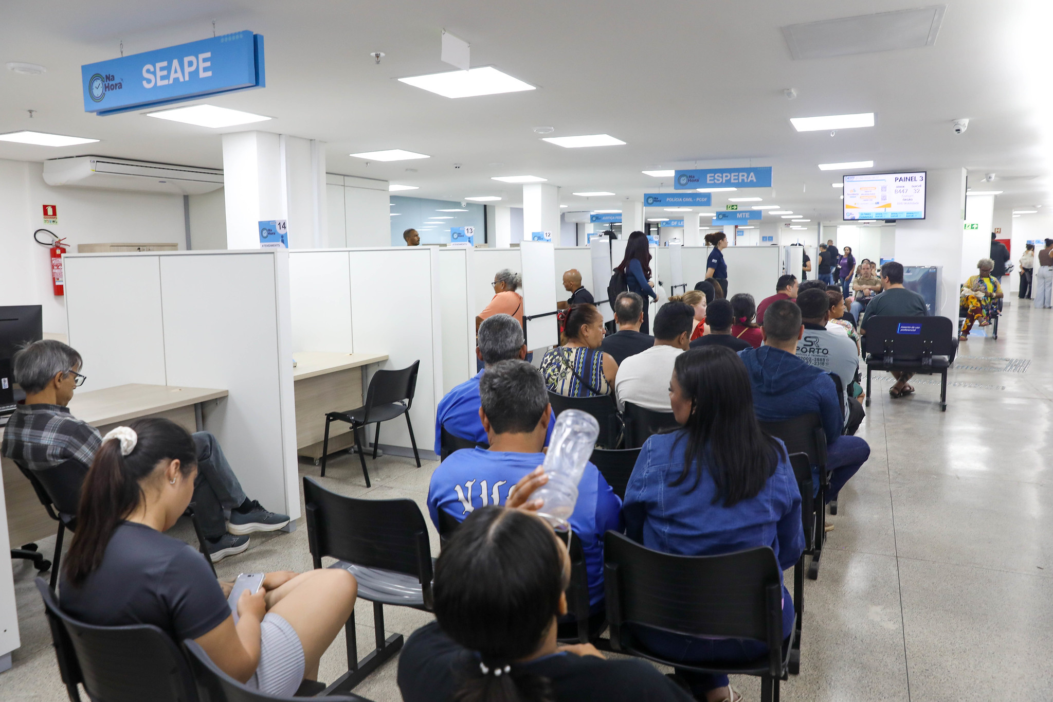 Postos de atendimento reúnem serviços de diferentes órgãos em oito unidades no DF