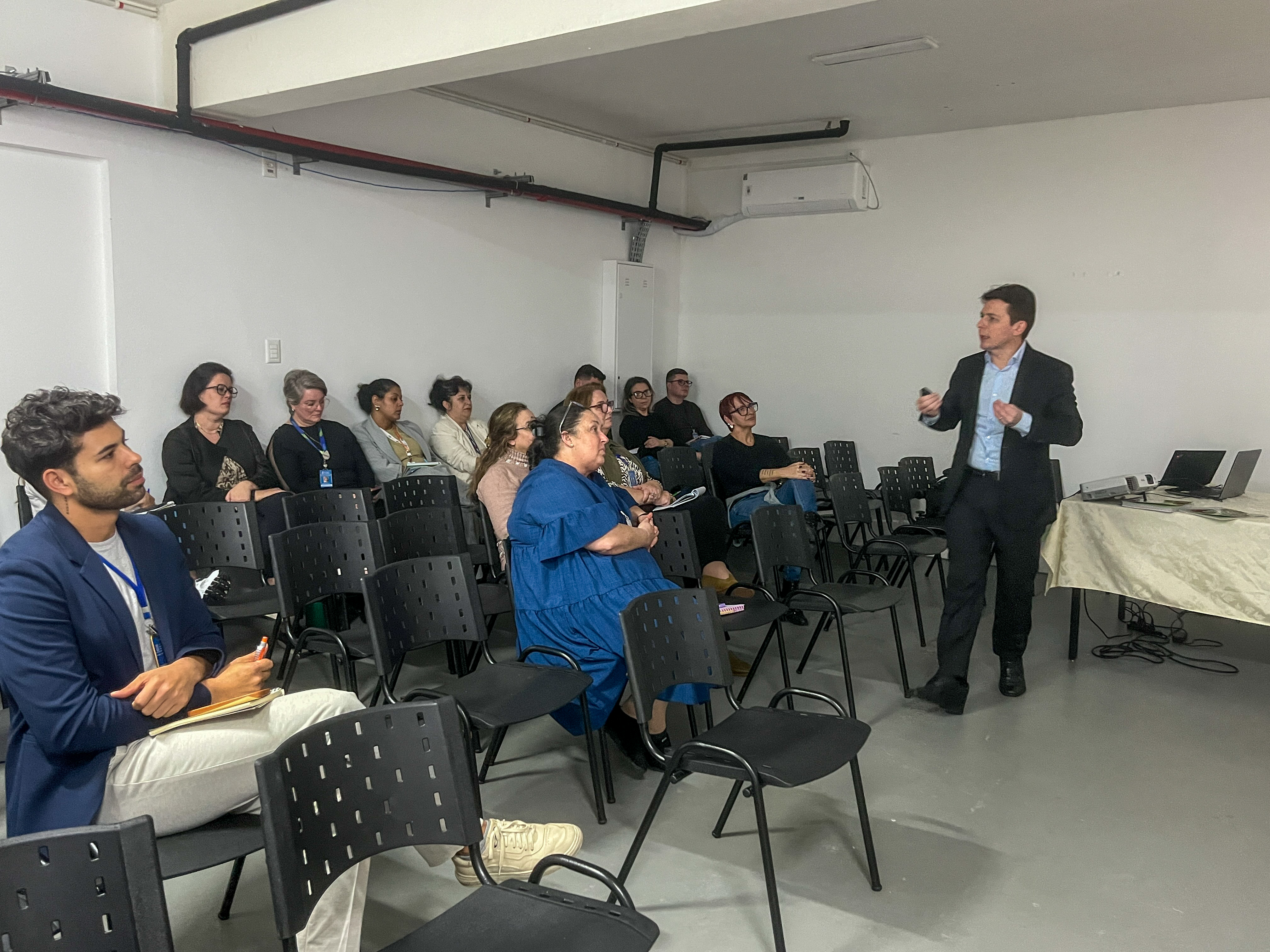 Técnicos da Educação participam de capacitação do programa Ideb Nota 10