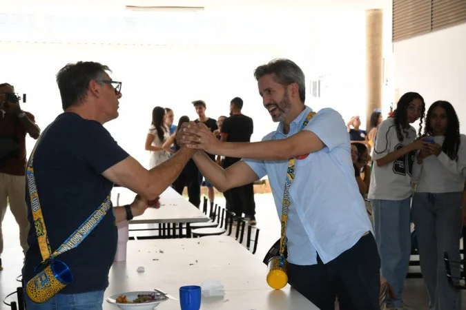 Leandro Grass promete gratuidade do PAS para alunos da rede pública
