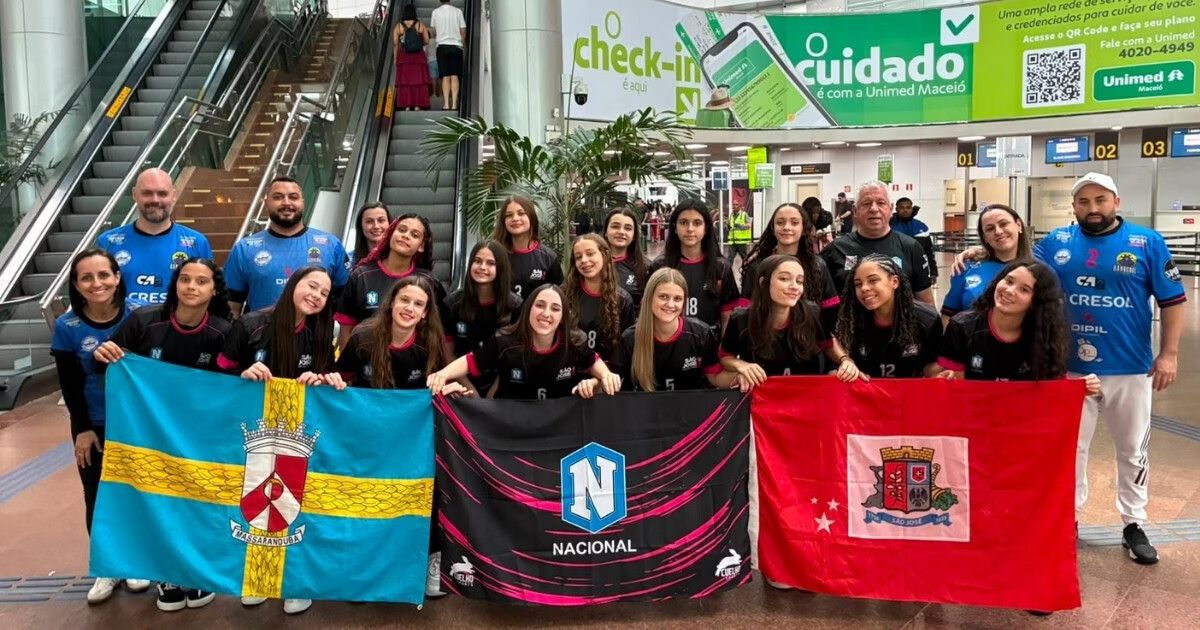 Alunas de Brusque participam de campeonato brasileiro de handebol em Maceió