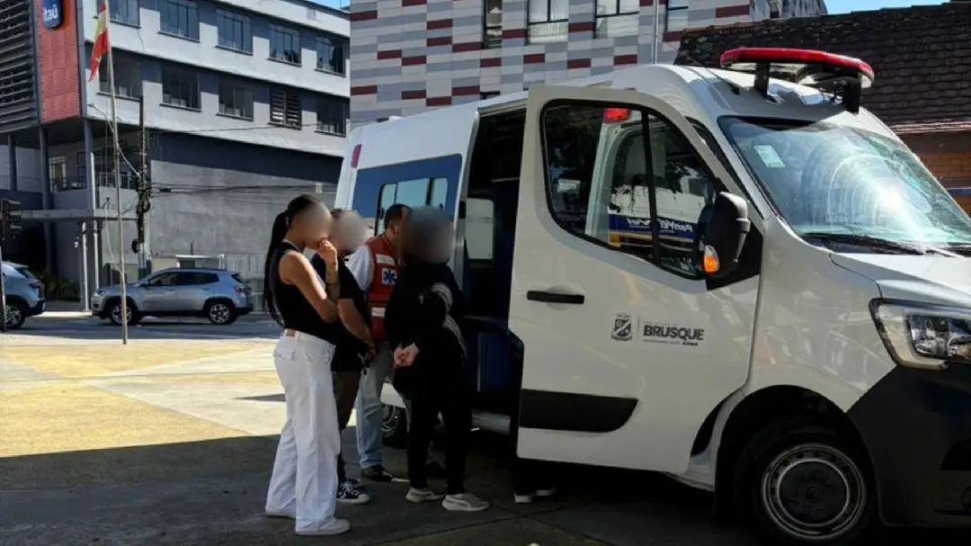 Mulher que defecava pelo centro de Brusque é internada involuntariamente