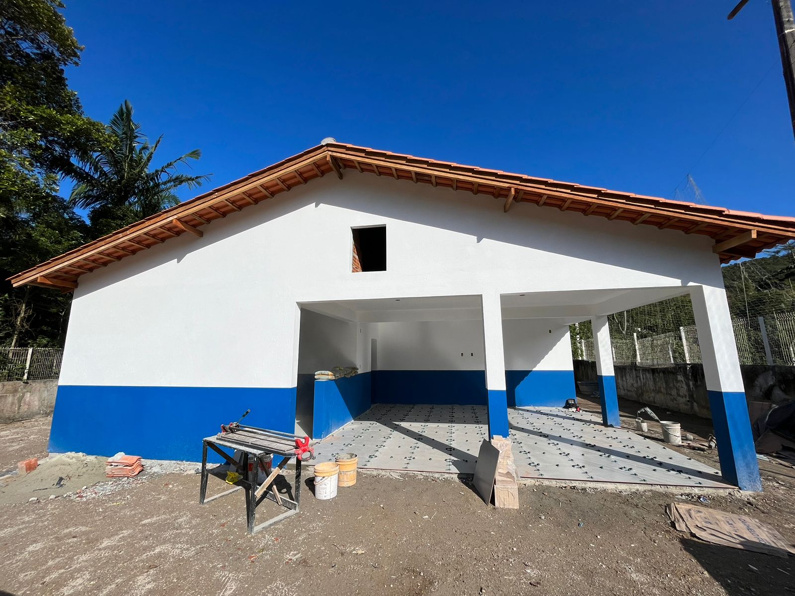 Construção de Centro de Convivência e Vestiários do Campo de Taquaras chega a 90% de conclusão