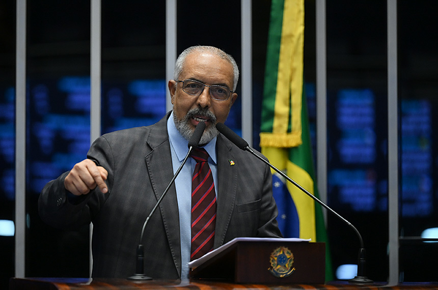 Paim faz apelo para que o Senado vote redução da jornada de trabalho