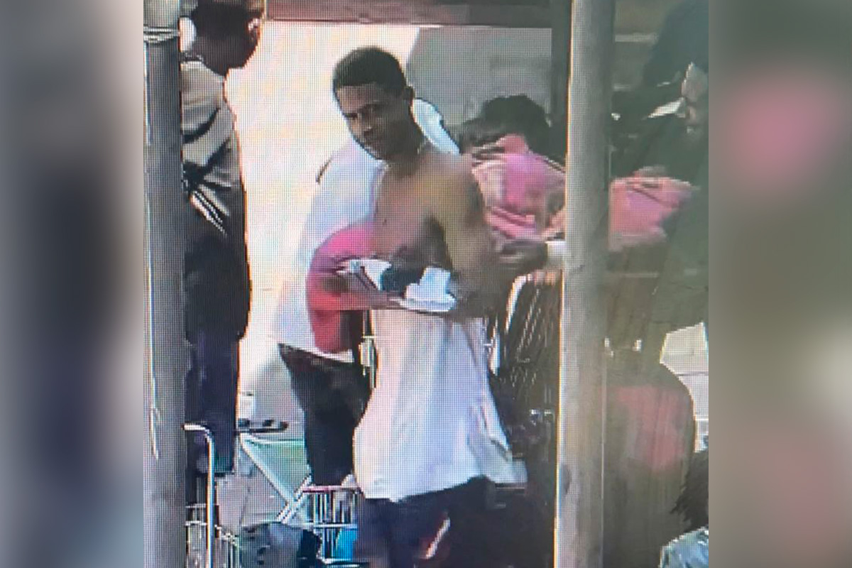 Homem arromba carro, furta objetos e tenta despistar PM trocando de roupa