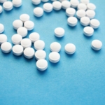 Anvisa abrirá processo para regulamentar venda de medicamentos em plataformas