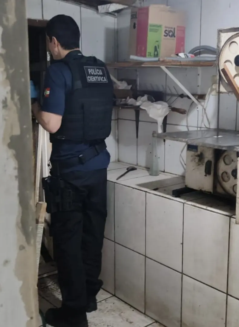 Passa mal, cai em câmara de defumação e morre em Gaspar