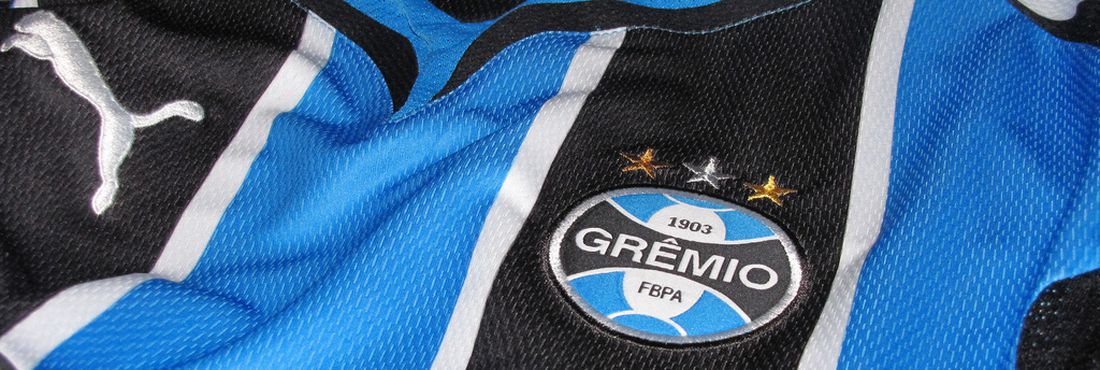 Grêmio se impõe sobre o Internacional e fica com última vaga nas semifinais